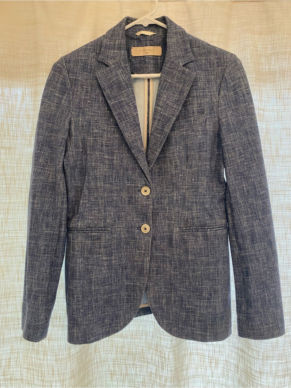 Circolo Women’s Blue Textured Two-Button Blazer